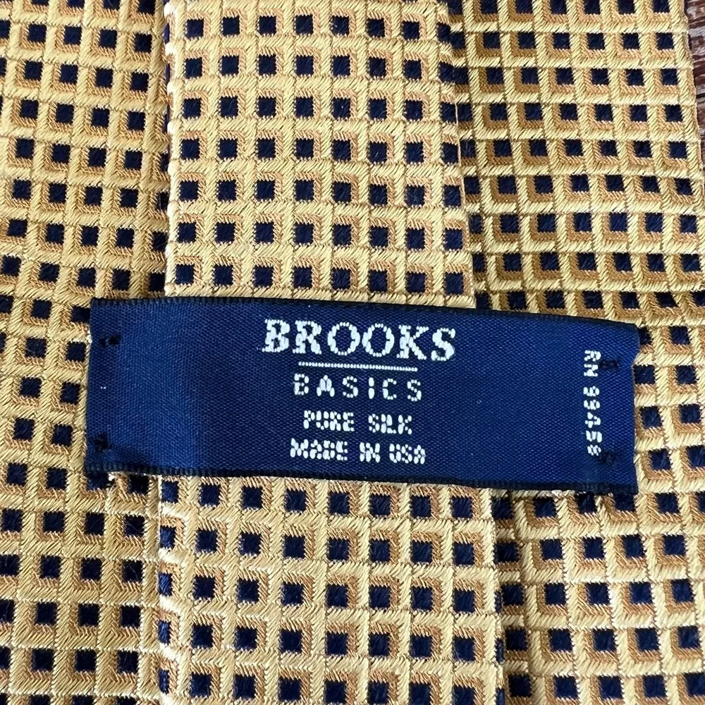 Brooks Brothers good used